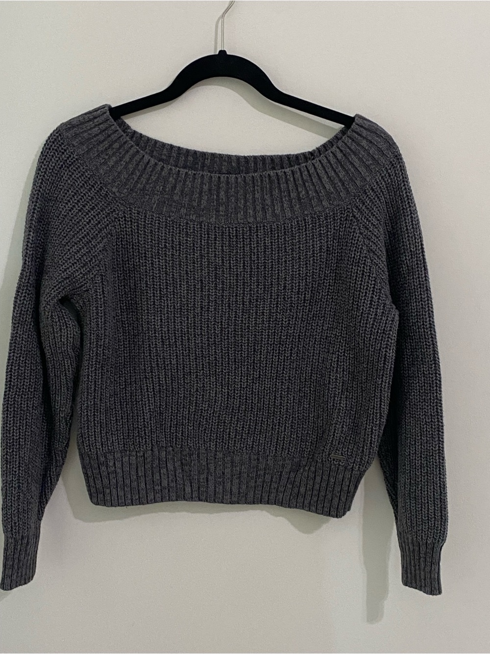Hollister Charcoal Gray Thick Ribbed Off-The-Shoulder Cropped Knit Sweater M
